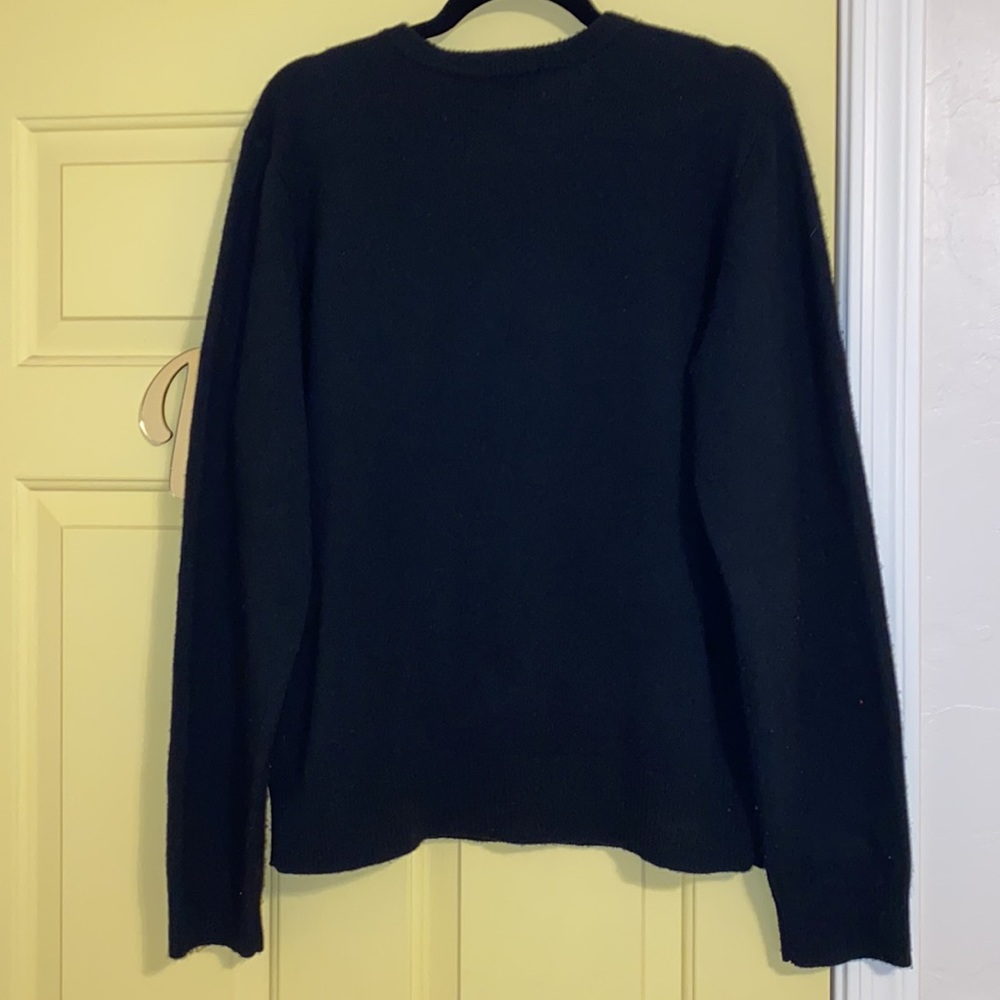 Ralph Lauren Mens Vneck Sweater 100% Lamb Wool in Black with Purple Embroidery - Picture 3 of 7
